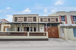 SPOT ON 93917 Homestay Adreena Syariah